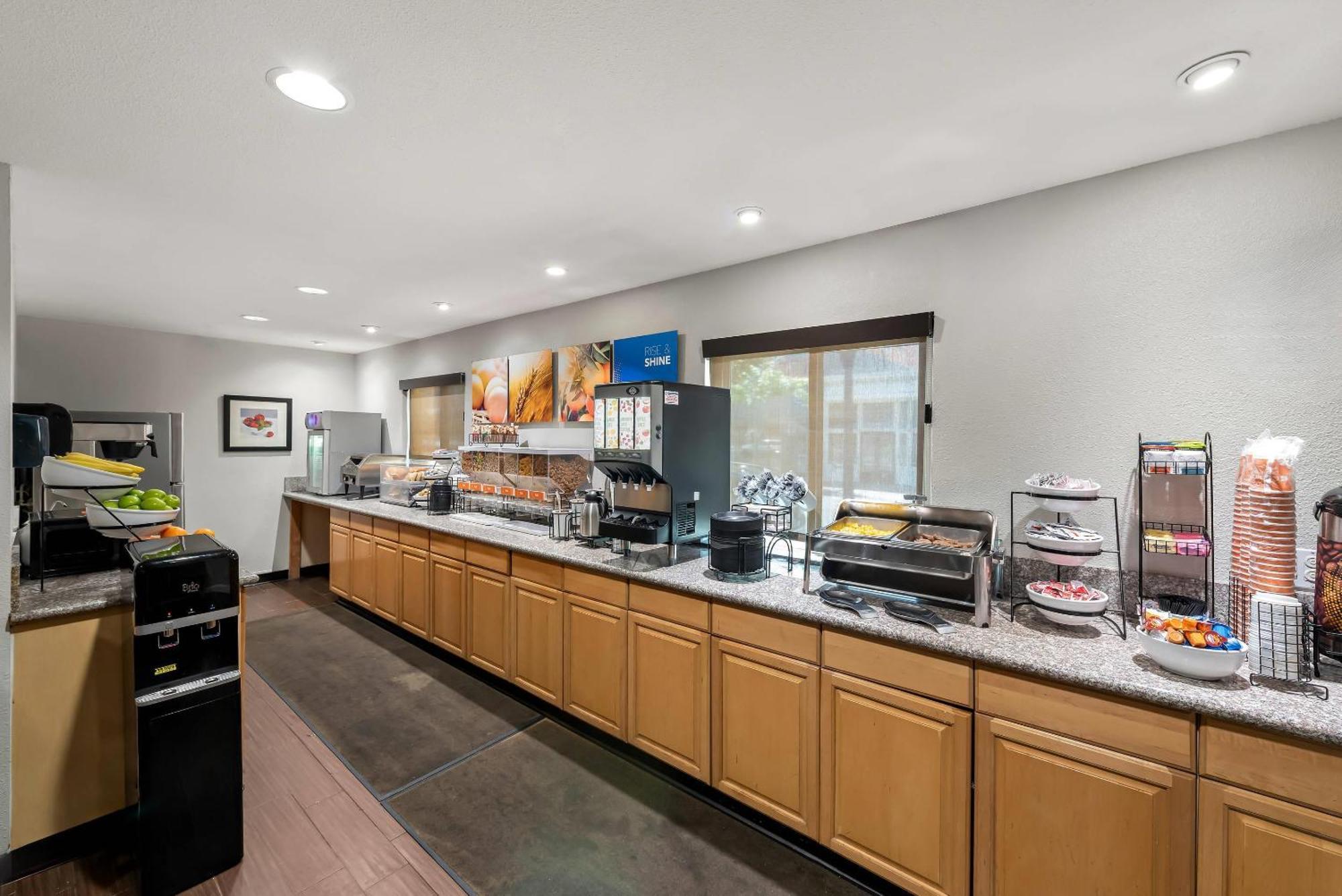 Inn Comfort Gaslamp Convention Center 3*