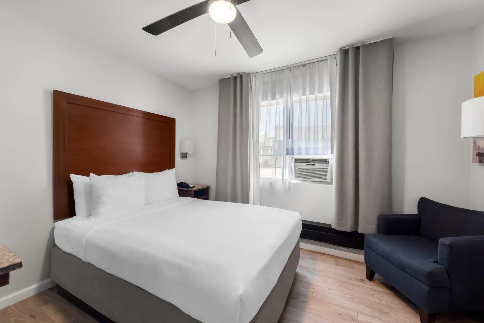 Inn Comfort Gaslamp Convention Center 3*