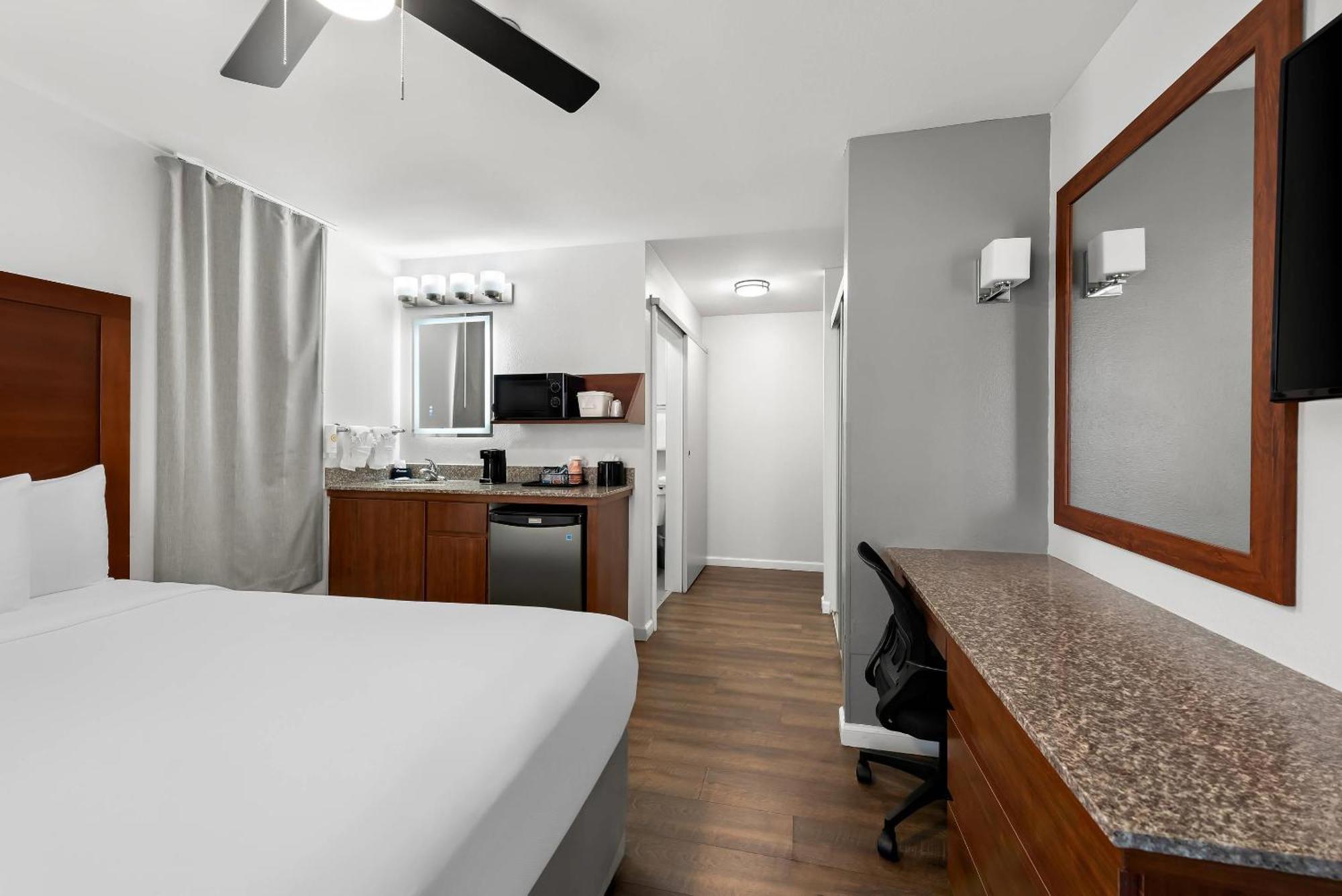 Comfort Gaslamp Convention Center 3*